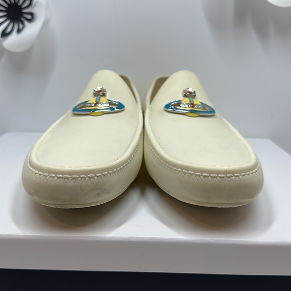 ICONIC!!! Vivienne Westwood Orb Enamelled Moccasins in White! RARE RARE RARE - Picture 6 of 7